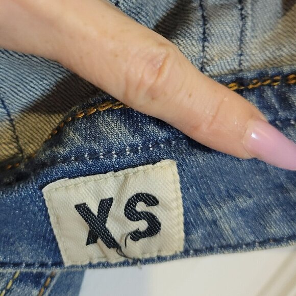 #003 Angel Jeans - Picture 3 of 3